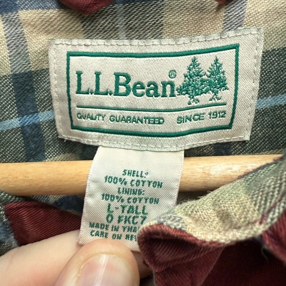 L.L. Bean Men's Red Casual Button Down Shirt - Picture 4 of 5